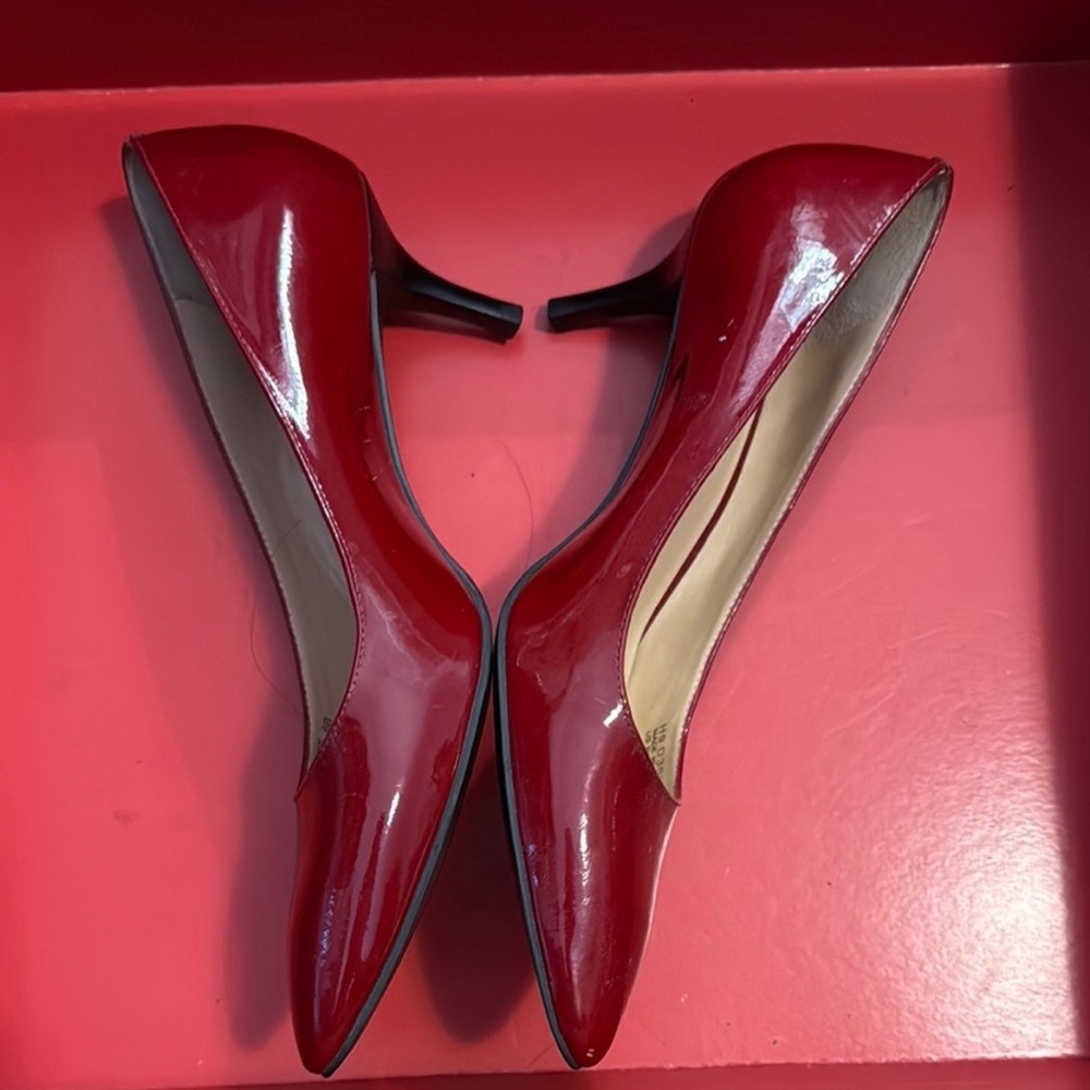 Cole Haan Women's Patent Leather Red  Air Pump Heels Size 7-1/2 B Holiday - Picture 3 of 5